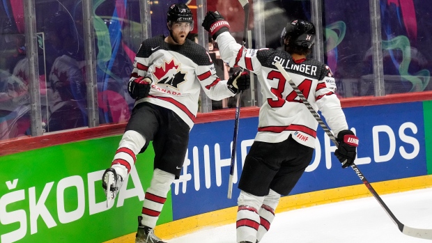 Photo of Slovensko Pierre-Luc Dubois Kanada vyhral majstrovstvá sveta v hokeji