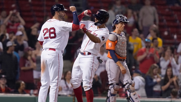 Story, Bogaerts homer to help Red Sox beat Astros