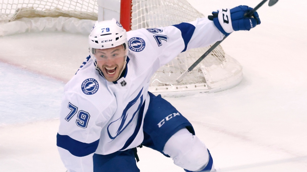 Colton scores buzzer beater as Lightning beat Panthers in Game 2