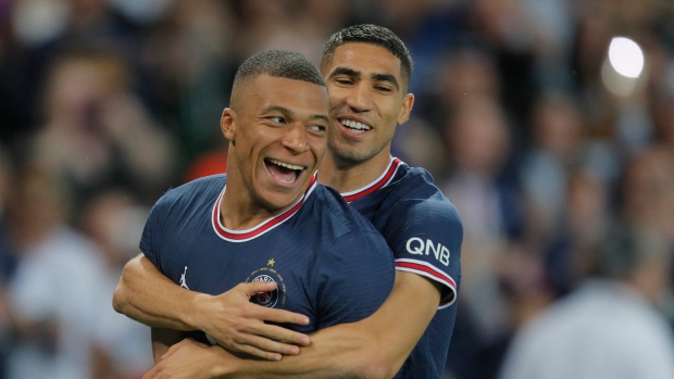 Mbappe celebrates new deal with three goals, Marseille takes 2nd