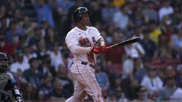 Devers, Red Sox rally past Mariners