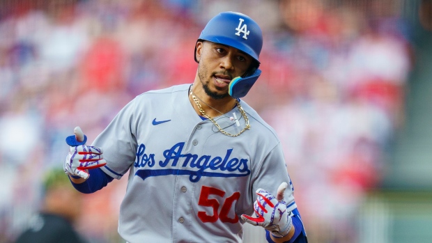 Betts falls triple shy of cycle, leads Dodgers past Phillies