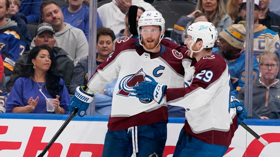 Avalanche take series lead with Game 3 win over Blues