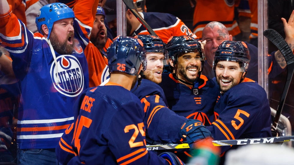 FOLLOW LIVE: Oilers lead Flames; in control late in Game 3