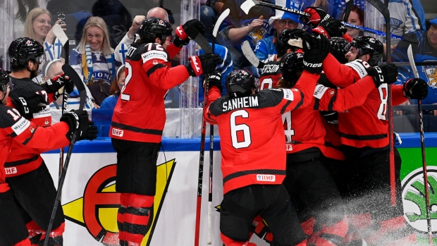 Canada completes comeback to beat Sweden at Worlds