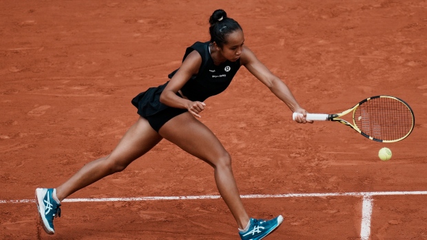 Leylah Fernandez to miss Wimbledon with stress fracture in foot - TSN.ca