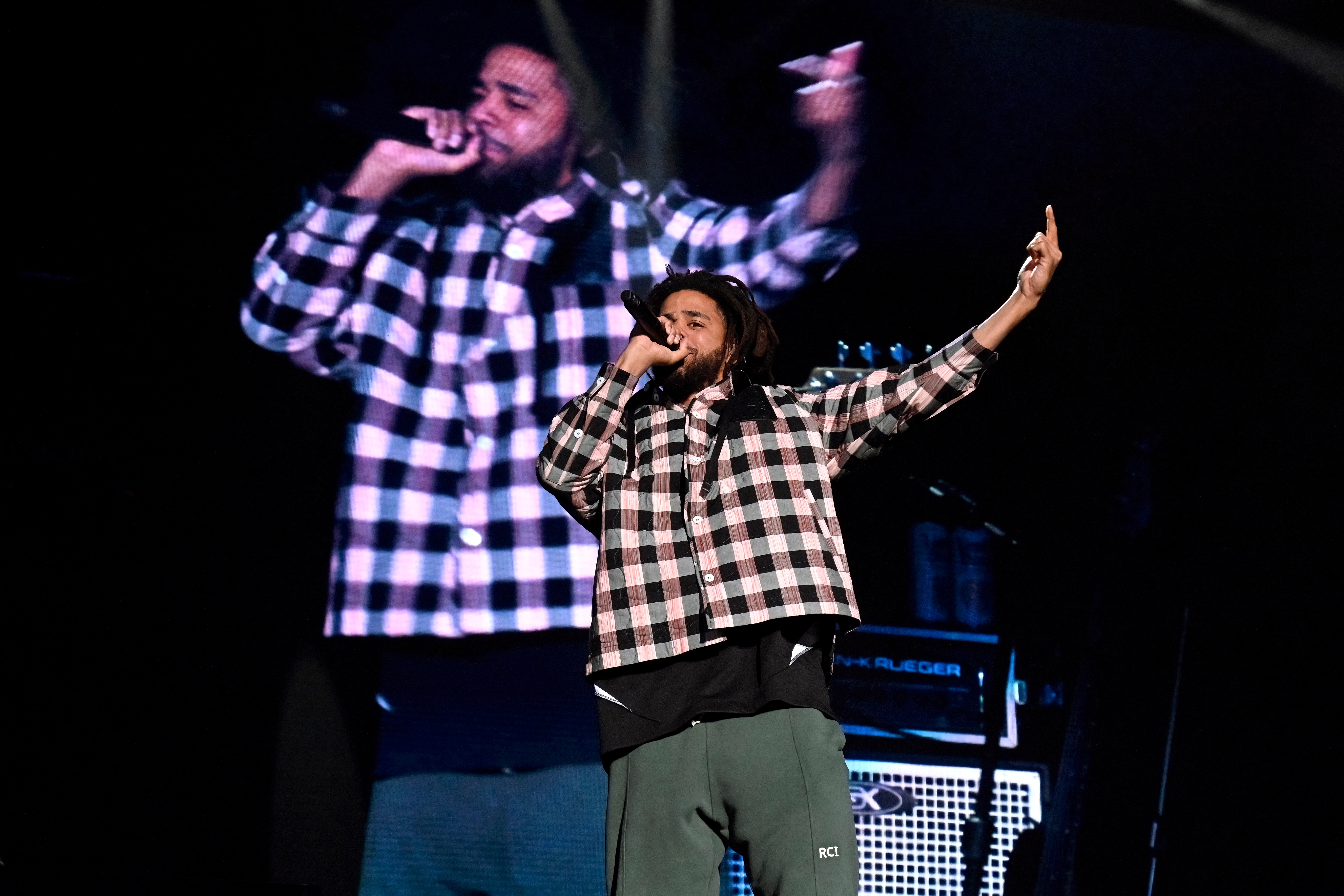 J Cole is the newest member of the Shooting Stars basketball team