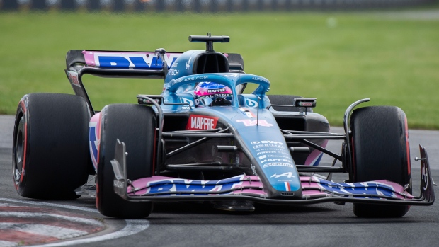 Alonso steals the show as F1 season begins in Bahrain