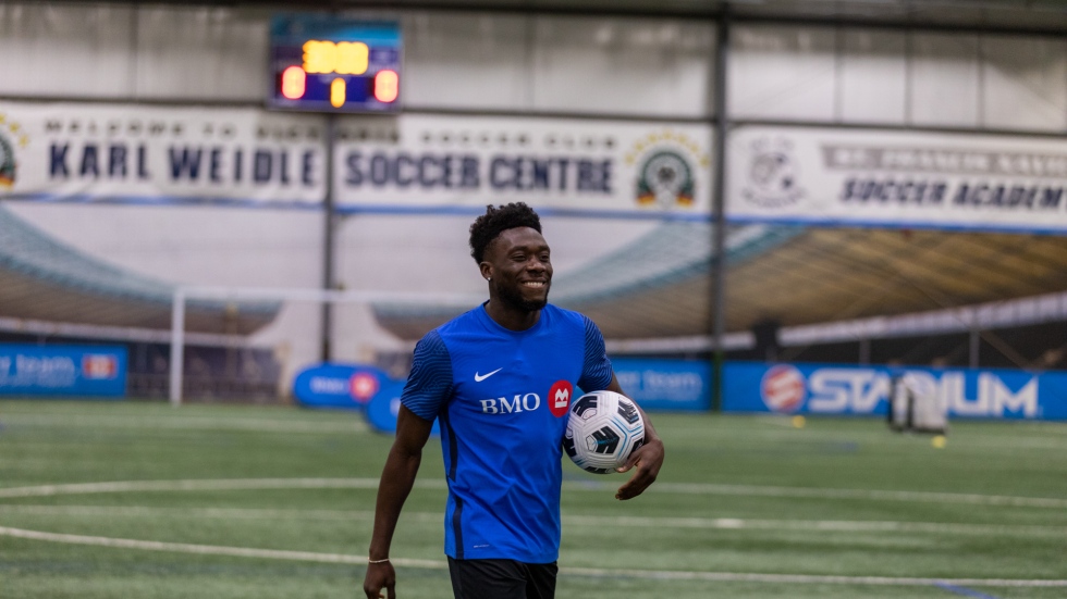 Davies signs five-year endorsement deal with BMO