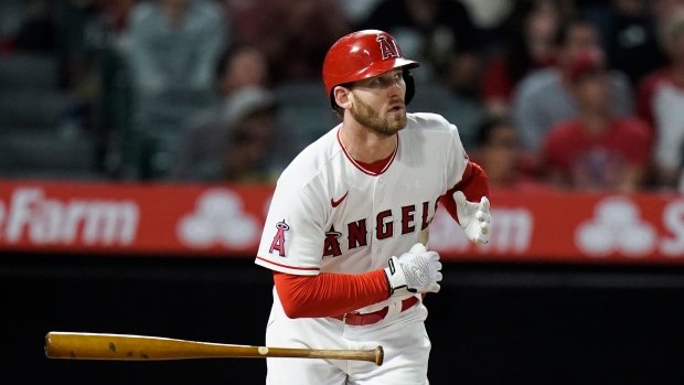 Angels rally late to beat White Sox