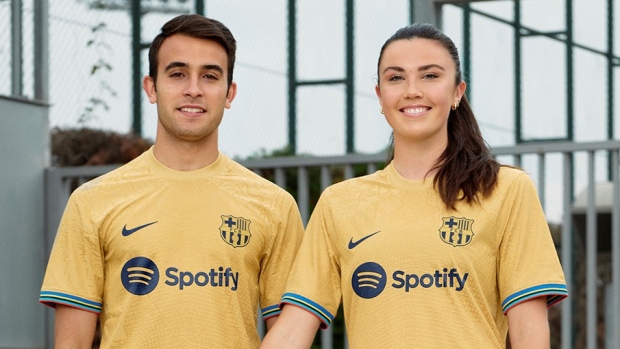 Barcelona In pictures: Barcelona opt for black and gold away kit