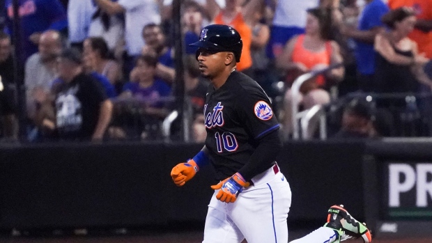 Escobar homers as Mets end three-game skid, rally past Rangers