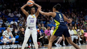 Cambage, Ogwumike each score 21 points in Sparks' 500th win