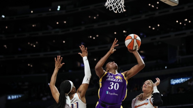Ogwumike leads Sparks past Mercury for third straight win