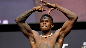 Adesanya to defend title vs. old rival Pereira in UFC 281 headliner