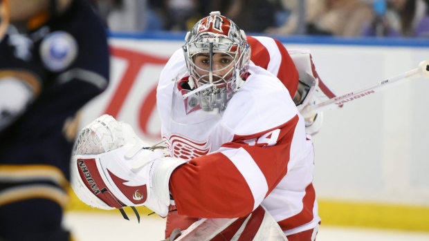 Hurricanes overcome loss of goalie Mrazek, top Stars 4-1