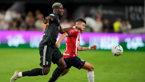 Pogba suffers knee injury scare at Juventus just weeks after Manchester Utd exit