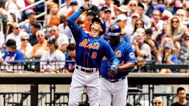 Mets thump Reds for sixth straight win