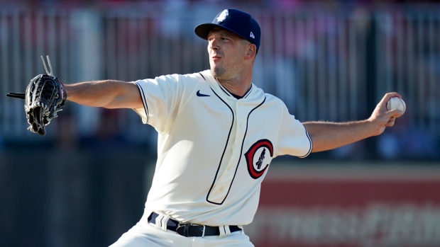 Smyly stars as Cubs beat Reds in 'Field of Dreams' game in Iowa