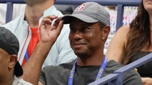 Tiger shows up to support Serena at US Open