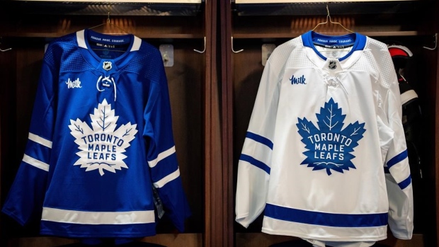 BC Pub: Toronto Maple Leafs Fans Surcharge Dings You If You Wear Your Jersey  - Narcity