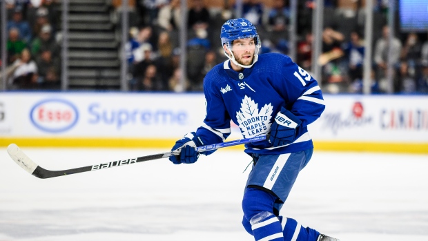 Jarnkrok scores twice, Samsonov sharp between pipes in debuts with Leafs
