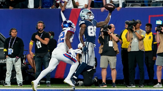 Lamb's one-handed TD catch gives Cowboys win over Giants