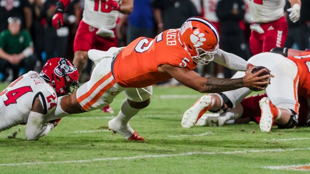 No. 5 Clemson beats No. 10 NC State DJ Uiagalelei - TSN.ca