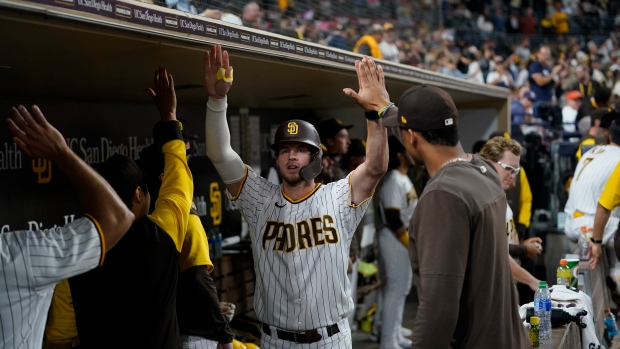 Padres wrap up fifth seed in NL playoffs; beat Giants