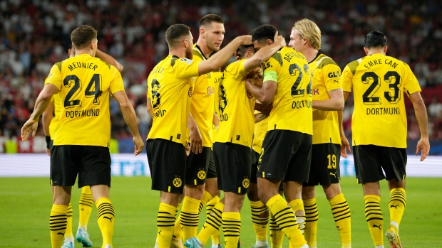 Dortmund scores the first-half goals, tops Sevilla