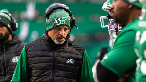 Saskatchewan Roughriders pierde ante Calgary Stampeders para eliminar la contienda por los playoffs