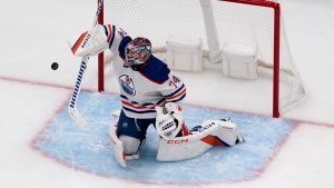 Oilers G Skinner out vs. Blackhawks, Berlin signed to emergency ATO