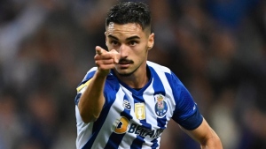 Canadians in Europe: Eustáquio plays hero for Porto