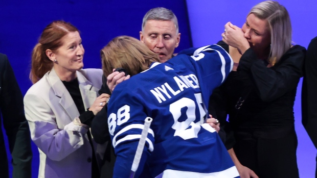 Borje Salming William Nylander, Richard Lautens/Toronto Star via Getty Images Borje Salming William Nylander