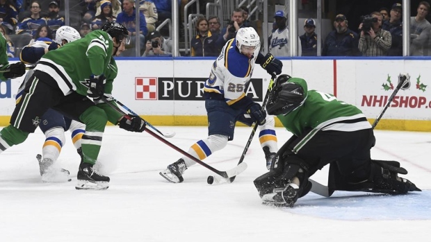 Wedgewood gets unexpected start, leads Stars over Blues