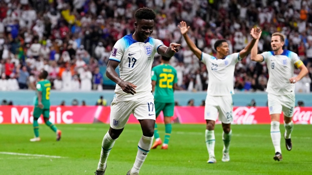 England dominate Senegal to advance to quarter-final matchup with France