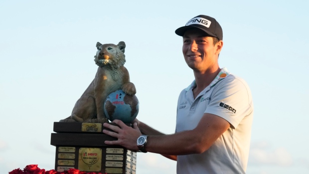 Hovland hangs on to become repeat winner of World Challenge