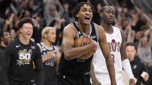 Spurs, Vassell agree to 5-year, $146M extension