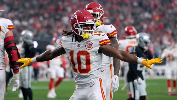 Report: Chiefs' Pacheco, Toney expected to play