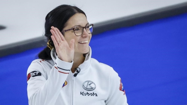 La Canadienne Kerri Einarson remporte son match d’ouverture au Championnat pancontinental de curling