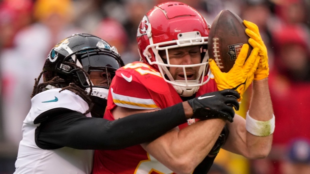 Morning Coffee: NFL season opener spread moves following Kelce injury