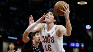 Osman ties career high with 29 points, Cavs rout Clippers
