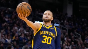 Curry (knee) exits game vs. Mavs in second half