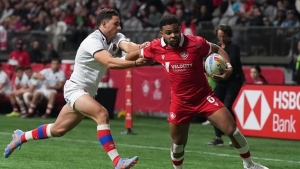 Canadian women advance to quarterfinals, men out of medal contention at rugby sevens
