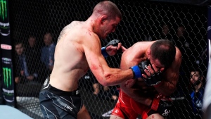 Canadian middleweight Barriault scores TKO win at UFC 285