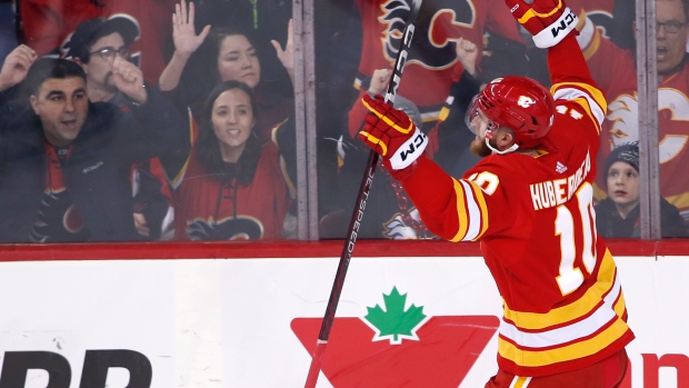 Huberdeau focused on shooting more in second season in Calgary