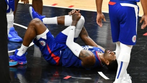 George appears to injure leg late in Clippers' loss to Thunder