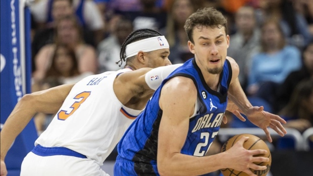 Banchero strong late to help Magic top Knicks