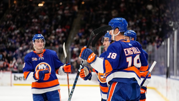 Palmieri powers Islanders past Devils 