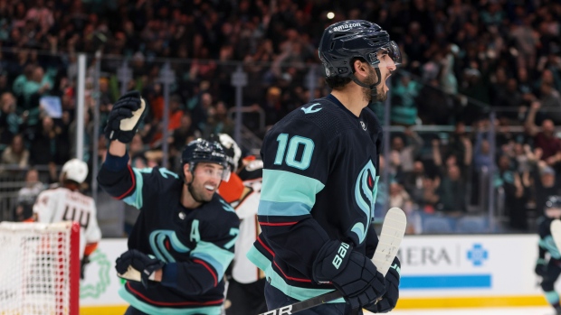 Schwartz, Beniers lead Kraken to win over Ducks